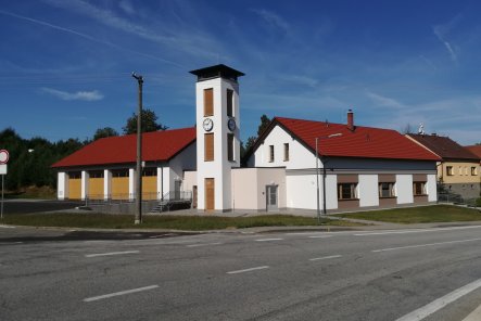 Hasičská zbrojnice a Obecní úřad | Obec Martinice